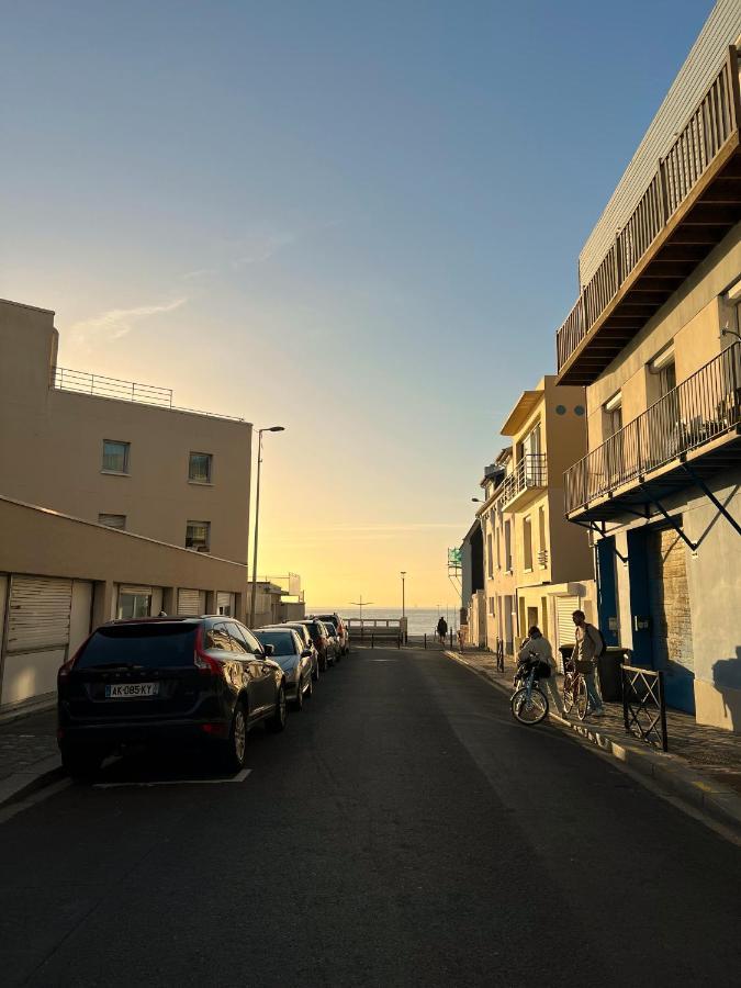 Le Petit Nid Perche Sous Les Toits, Vue Mer Le Havre Exterior foto